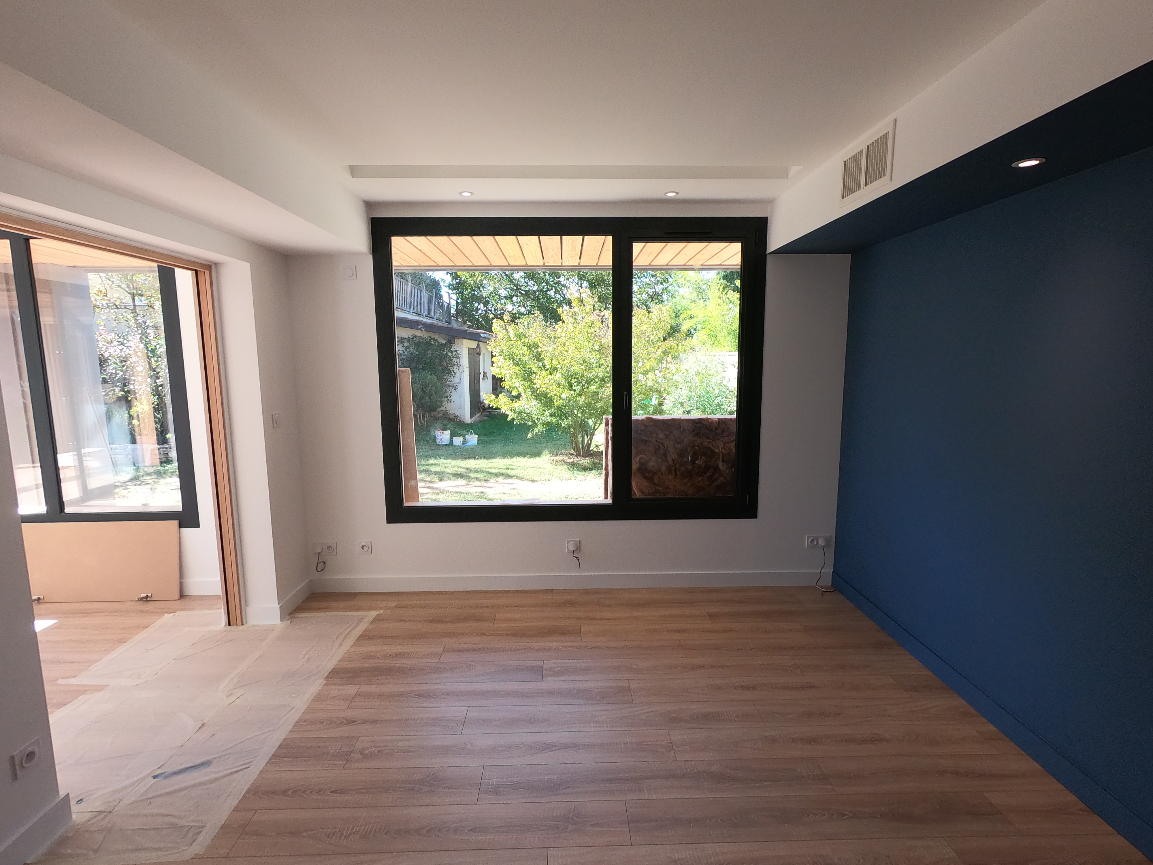 Salle à manger dans extension bois à Lyon